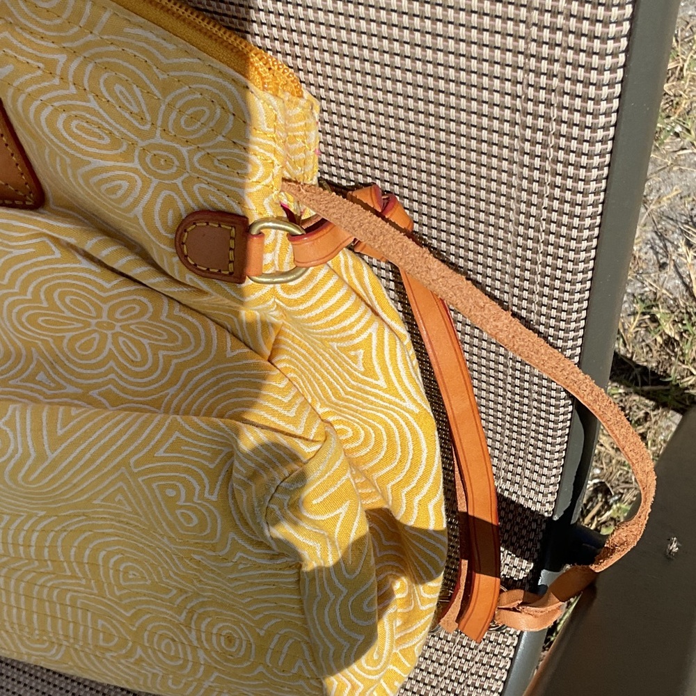 Dooney & Bourke Stylish Yellow with leather trim, Dooney Newaves Bag - Picture 3 of 8